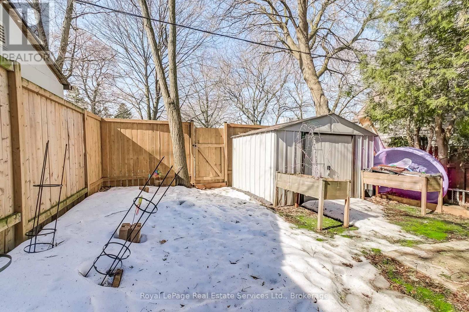 












176 LEYTON AVENUE

,
Toronto (Oakridge),




Ontario
M1L3V6

