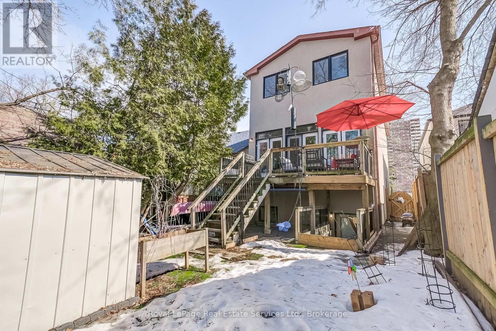 












176 LEYTON AVENUE

,
Toronto (Oakridge),




Ontario
M1L3V6


