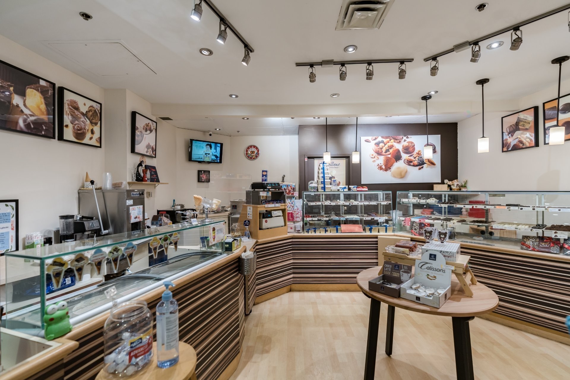 









383


Rue St-Jacques

, C123,
Montréal (Ville-Marie),




QC
H2Y1P6

