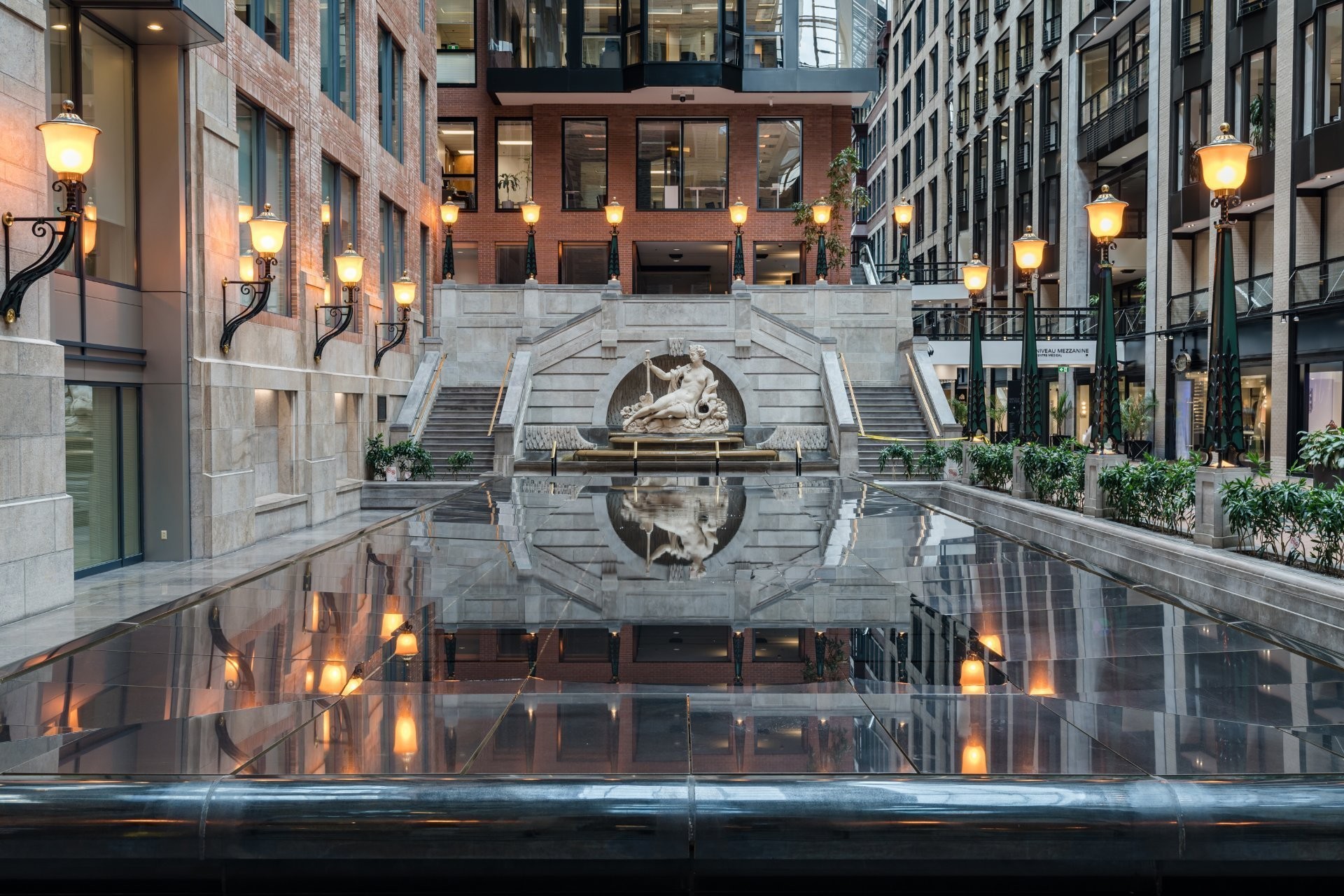 









383


Rue St-Jacques

, C123,
Montréal (Ville-Marie),




QC
H2Y1P6

