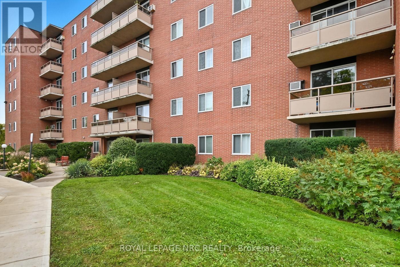 












505 - 264 GRANTHAM AVENUE

,
St. Catharines (Carlton/Bunting),




Ontario
L2M5B5

