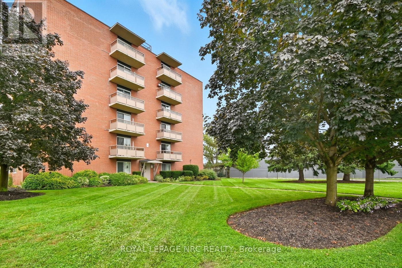 












505 - 264 GRANTHAM AVENUE

,
St. Catharines (Carlton/Bunting),




Ontario
L2M5B5

