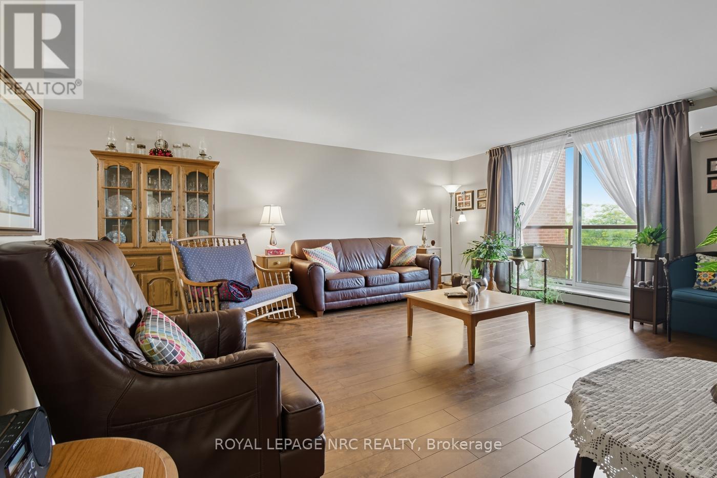 












505 - 264 GRANTHAM AVENUE

,
St. Catharines (Carlton/Bunting),




Ontario
L2M5B5

