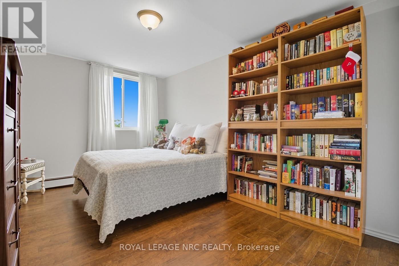 












505 - 264 GRANTHAM AVENUE

,
St. Catharines (Carlton/Bunting),




Ontario
L2M5B5

