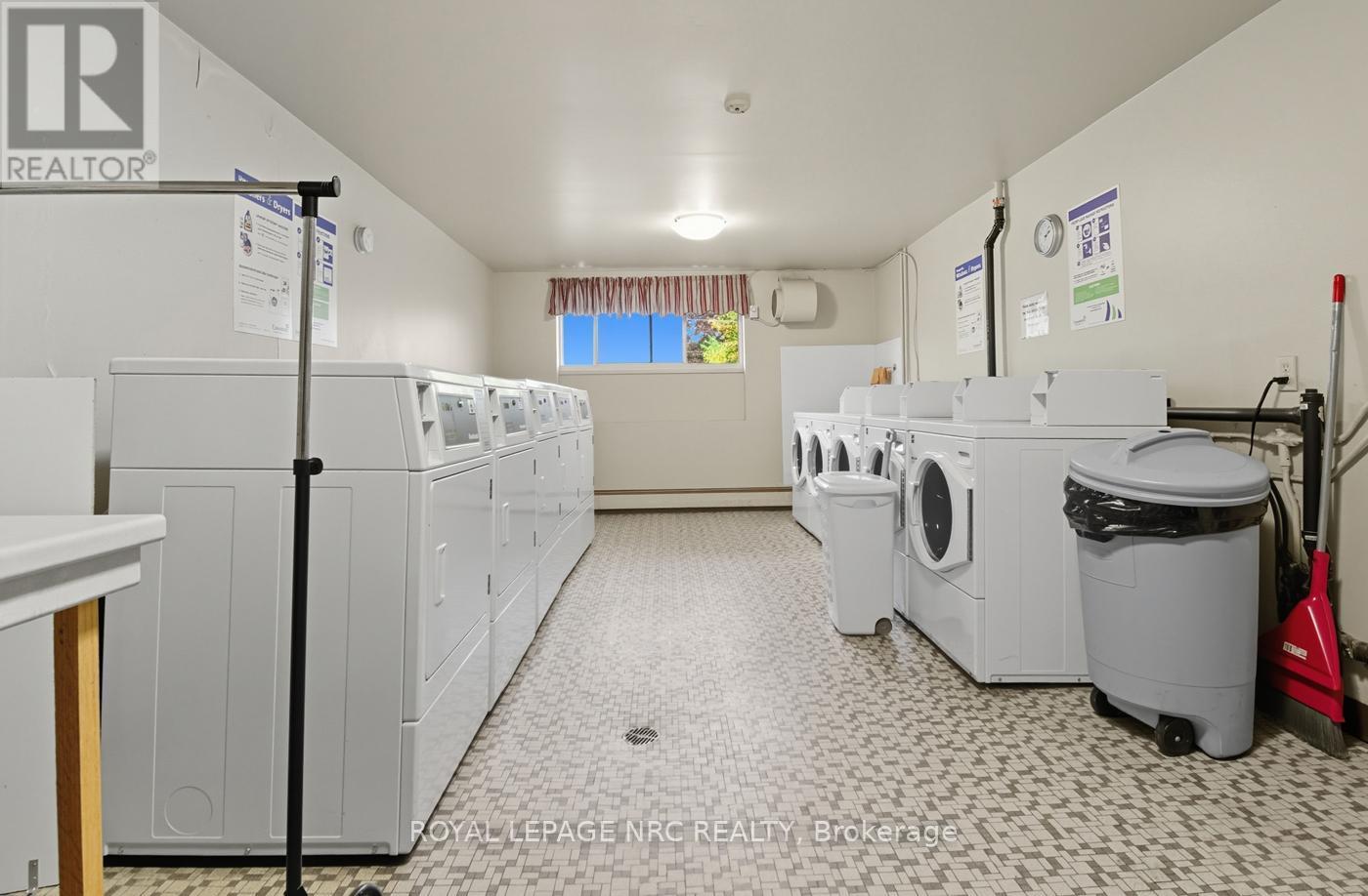 












505 - 264 GRANTHAM AVENUE

,
St. Catharines (Carlton/Bunting),




Ontario
L2M5B5

