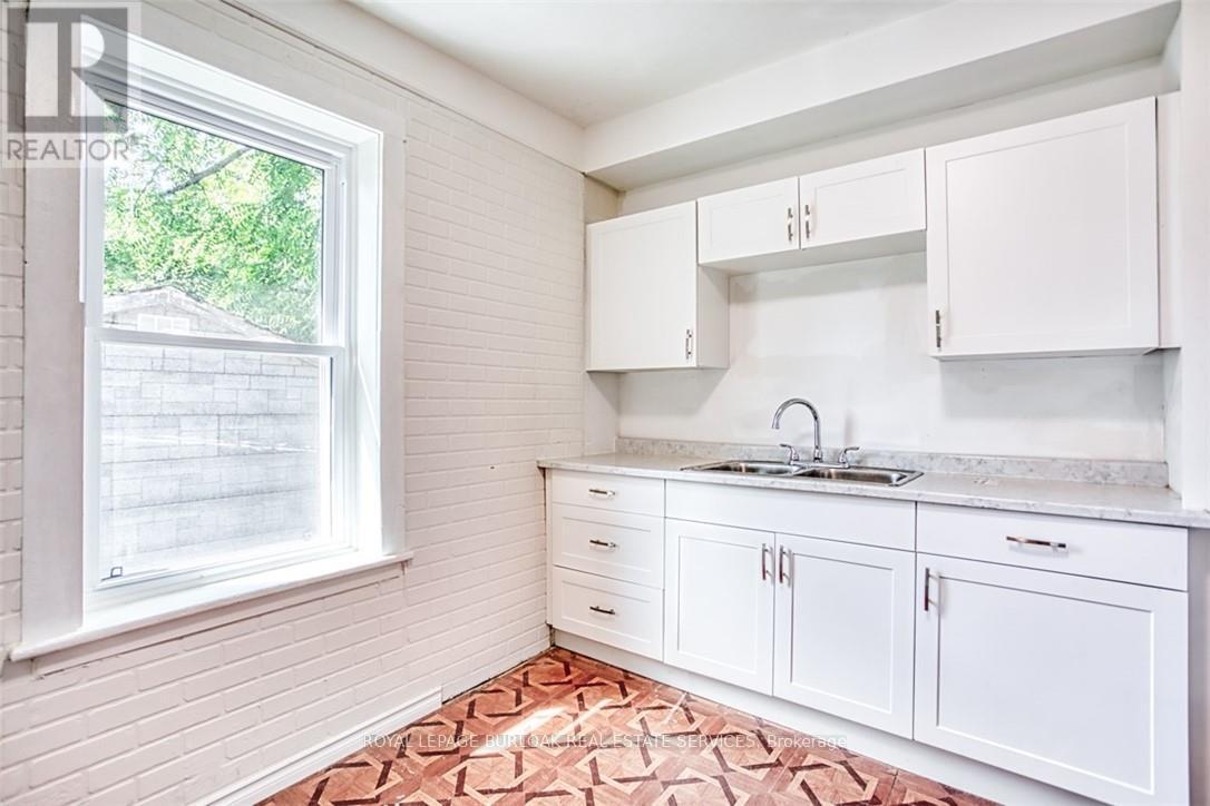 












2712 UPPER JAMES STREET

,
Hamilton,




Ontario
L0R1W0

