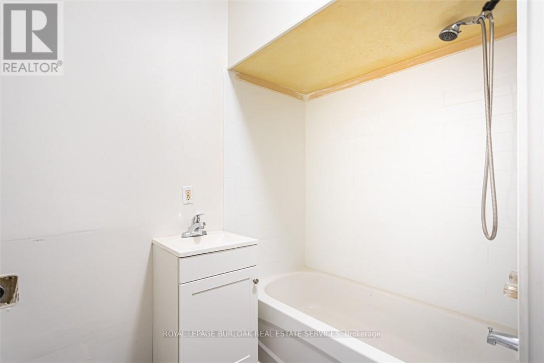 












2712 UPPER JAMES STREET

,
Hamilton,




Ontario
L0R1W0

