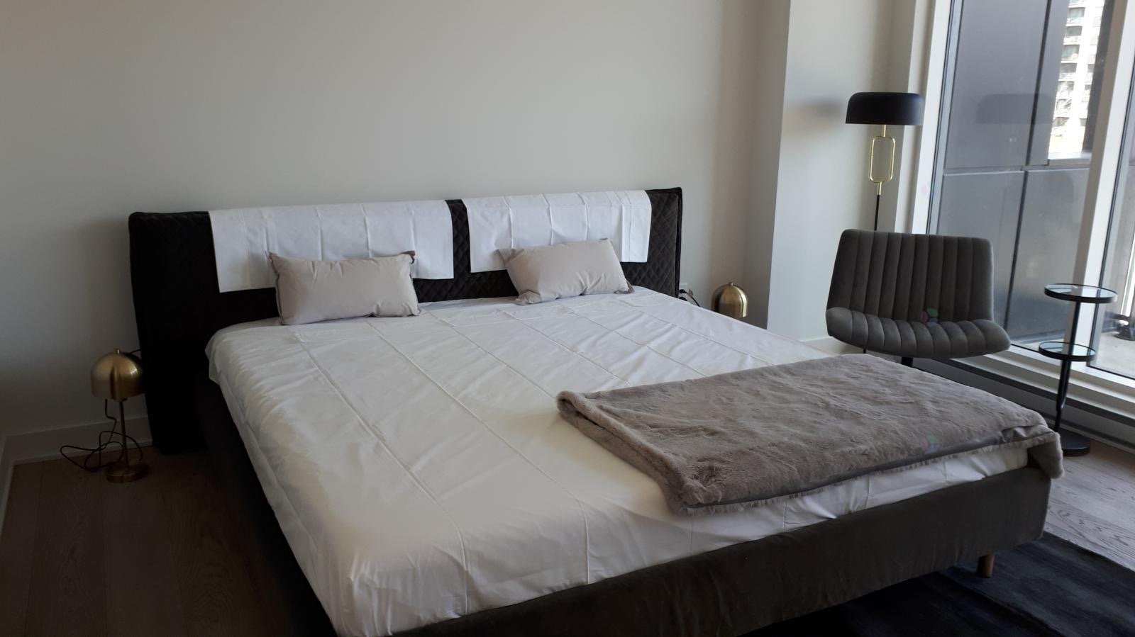 









1288


Rue St-Antoine O.

, TH5,
Montréal (Ville-Marie),




QC
H3X0C6

