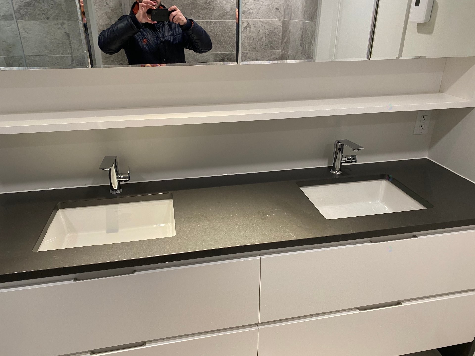 









1288


Rue St-Antoine O.

, TH5,
Montréal (Ville-Marie),




QC
H3X0C6

