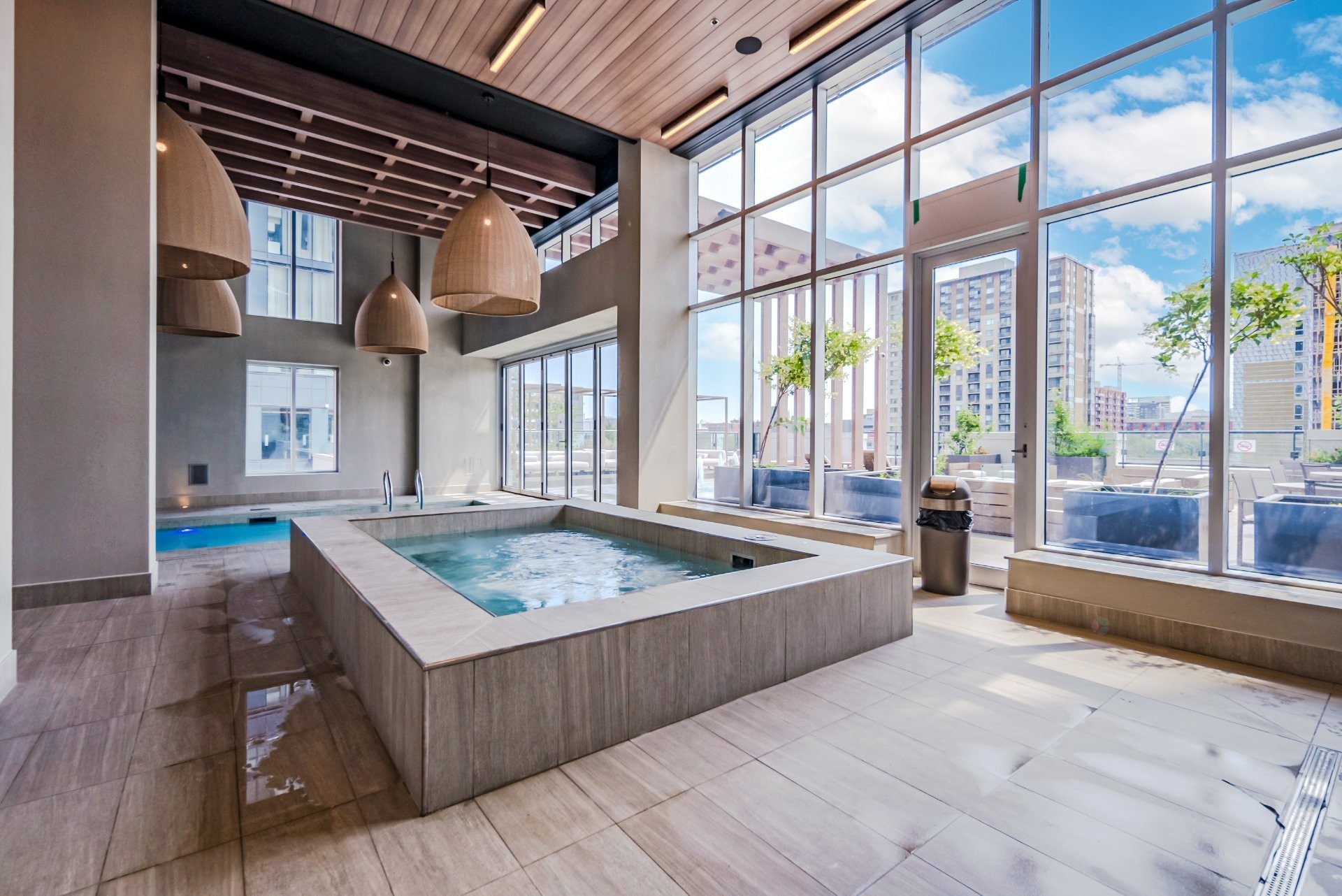 









1288


Rue St-Antoine O.

, TH5,
Montréal (Ville-Marie),




QC
H3X0C6

