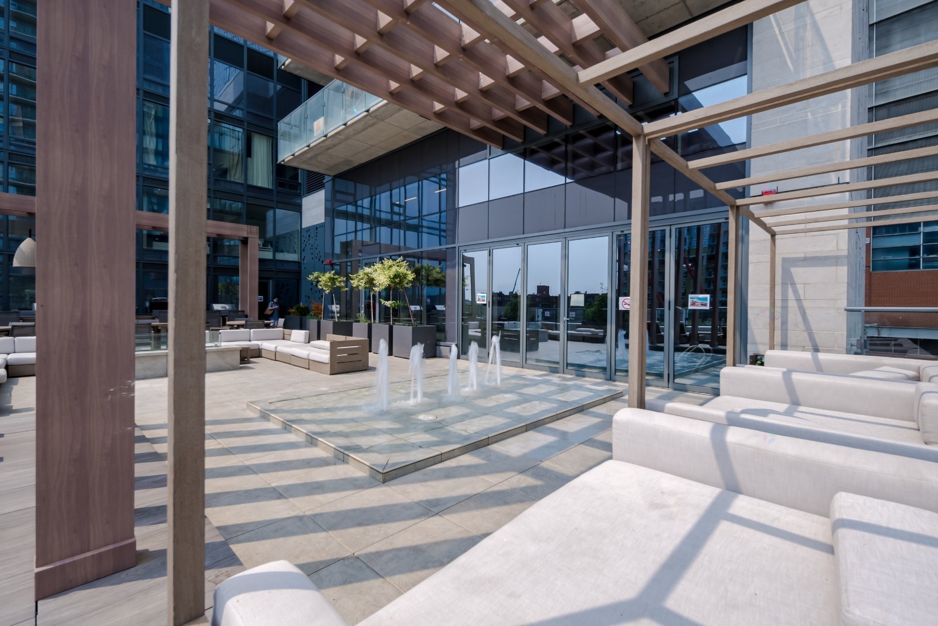 









1288


Rue St-Antoine O.

, TH5,
Montréal (Ville-Marie),




QC
H3X0C6

