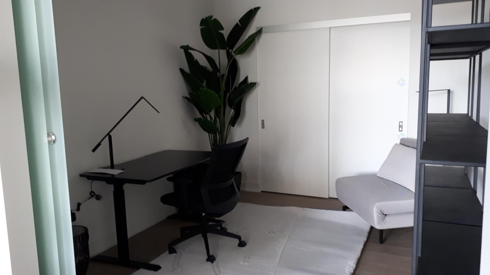 









1288


Rue St-Antoine O.

, TH5,
Montréal (Ville-Marie),




QC
H3X0C6

