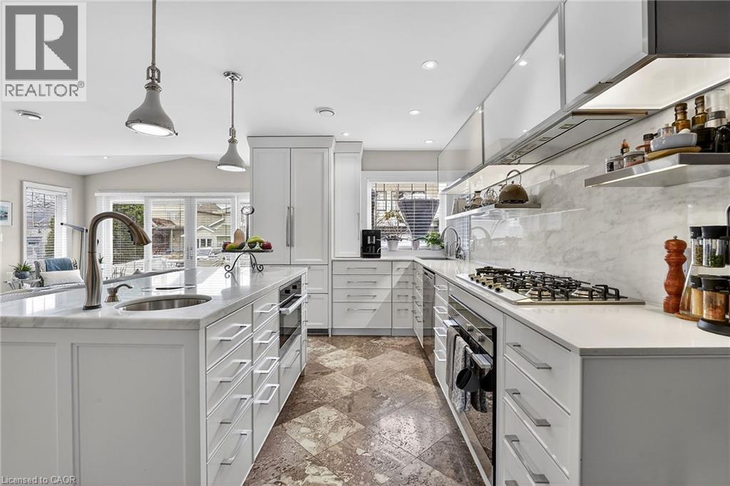 












11 PEEL Street

,
St. Catharines,




Ontario
L2N5A2

