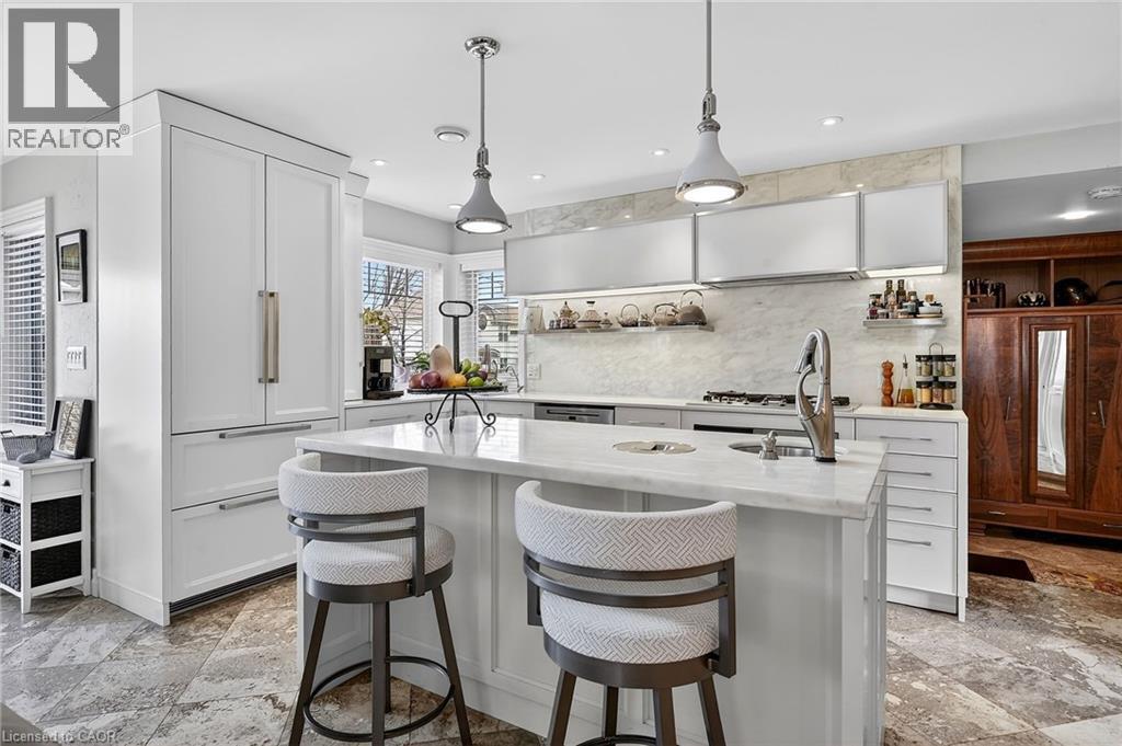 












11 PEEL Street

,
St. Catharines,




Ontario
L2N5A2

