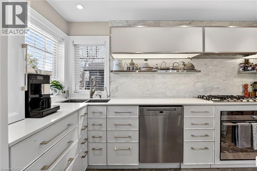 












11 PEEL Street

,
St. Catharines,




Ontario
L2N5A2

