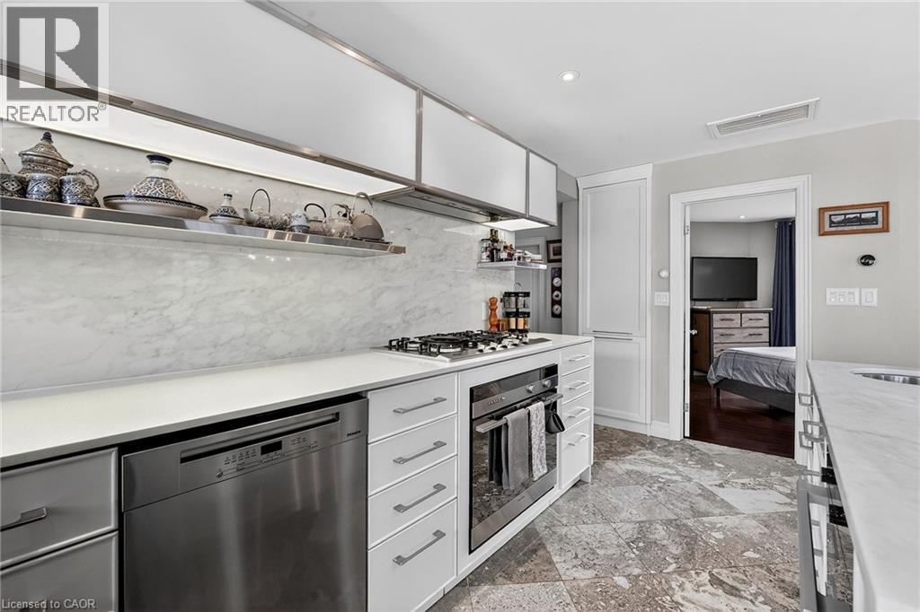 












11 PEEL Street

,
St. Catharines,




Ontario
L2N5A2

