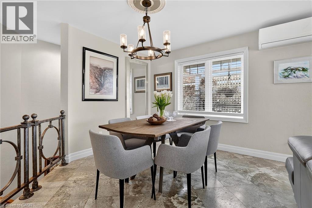 












11 PEEL Street

,
St. Catharines,




Ontario
L2N5A2

