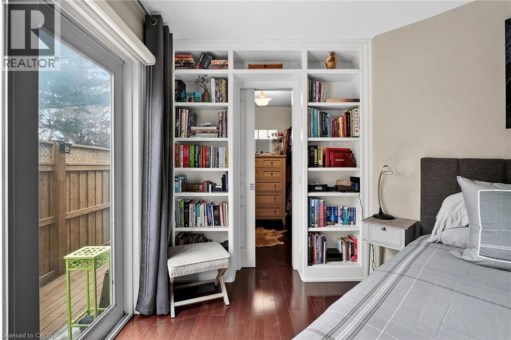 












11 PEEL Street

,
St. Catharines,




Ontario
L2N5A2

