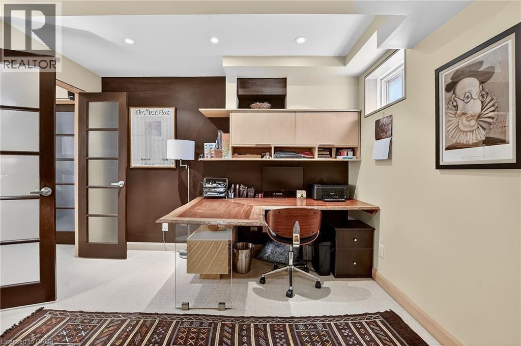 












11 PEEL Street

,
St. Catharines,




Ontario
L2N5A2

