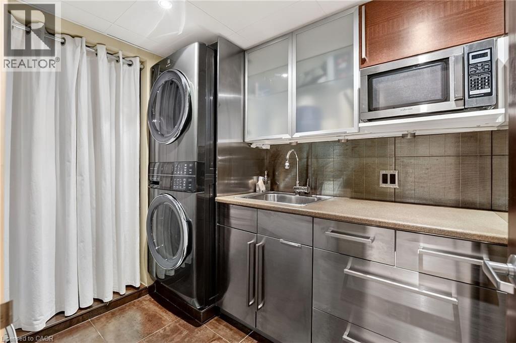 












11 PEEL Street

,
St. Catharines,




Ontario
L2N5A2

