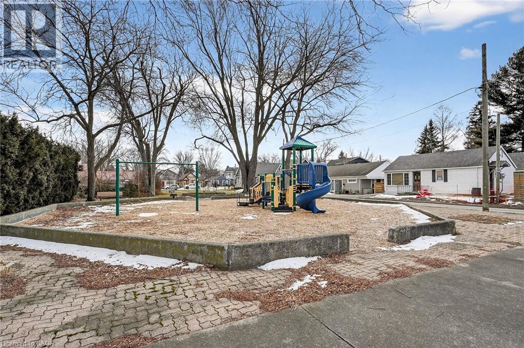 












11 PEEL Street

,
St. Catharines,




Ontario
L2N5A2

