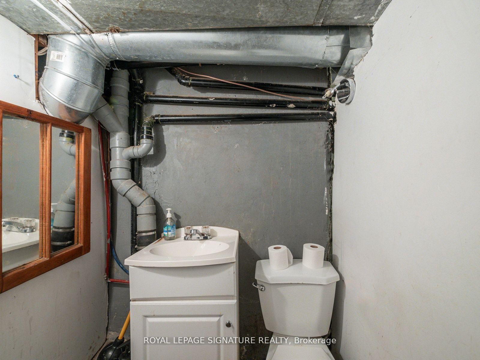 









725


Dovercourt

Road,
Toronto,




ON
M6H 2W7

