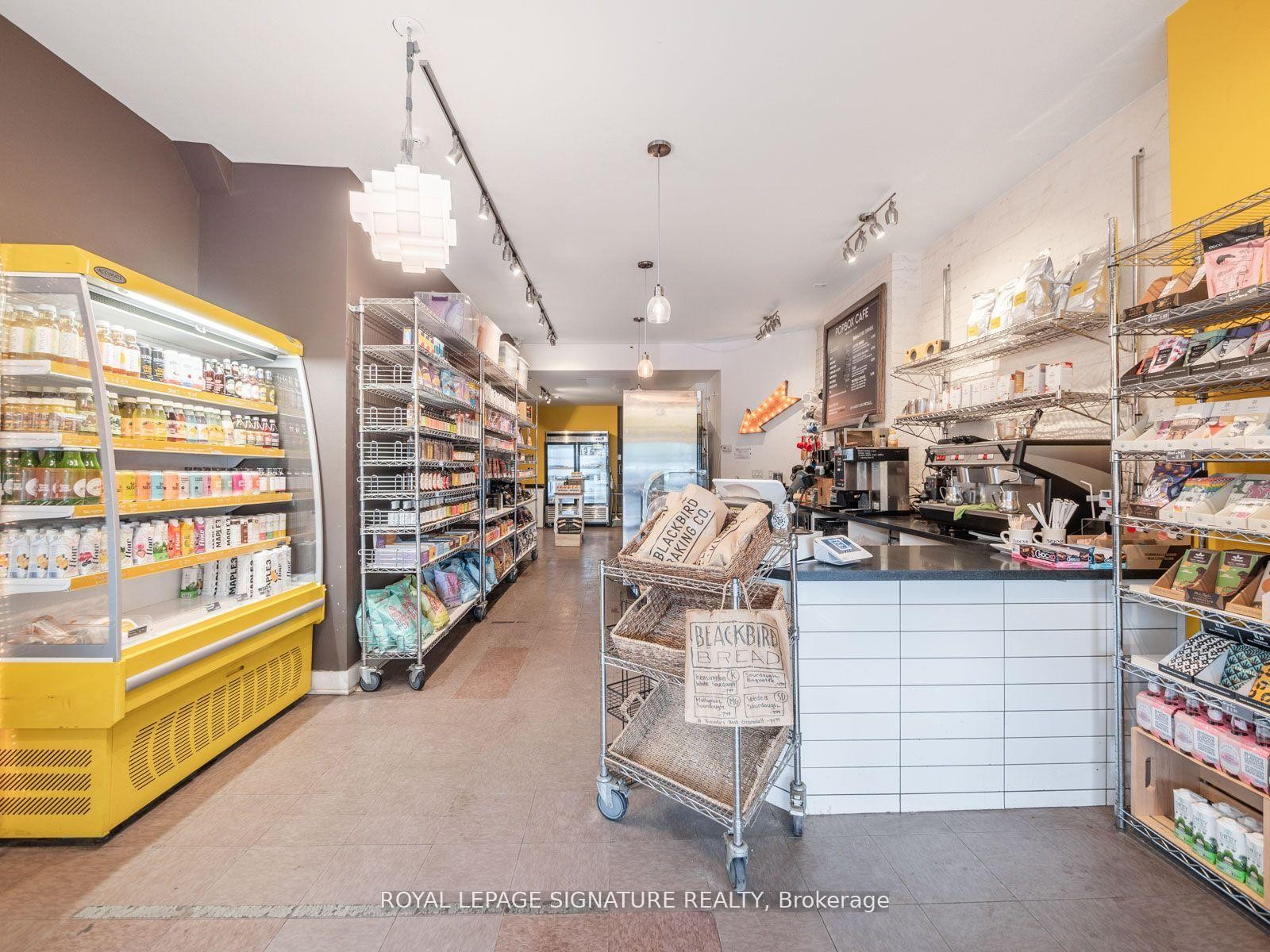 









725


Dovercourt

Road,
Toronto,




ON
M6H 2W7

