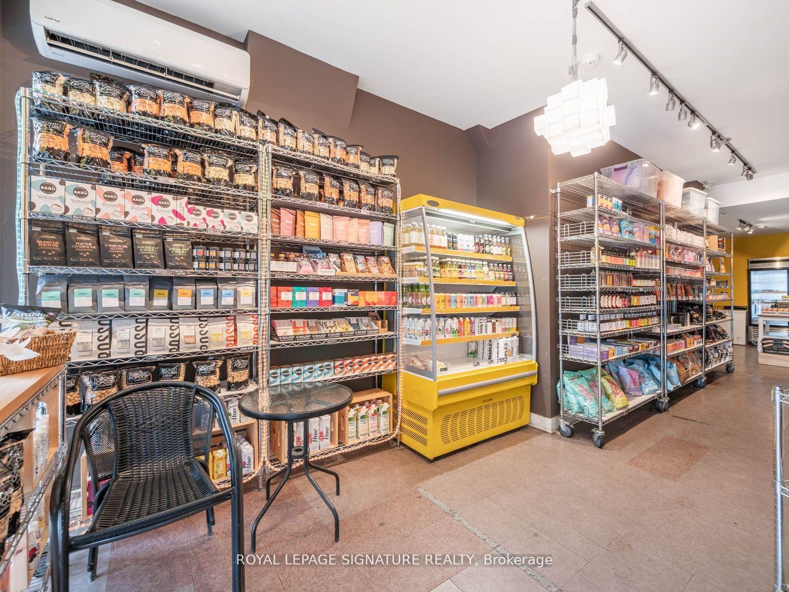 









725


Dovercourt

Road,
Toronto,




ON
M6H 2W7

