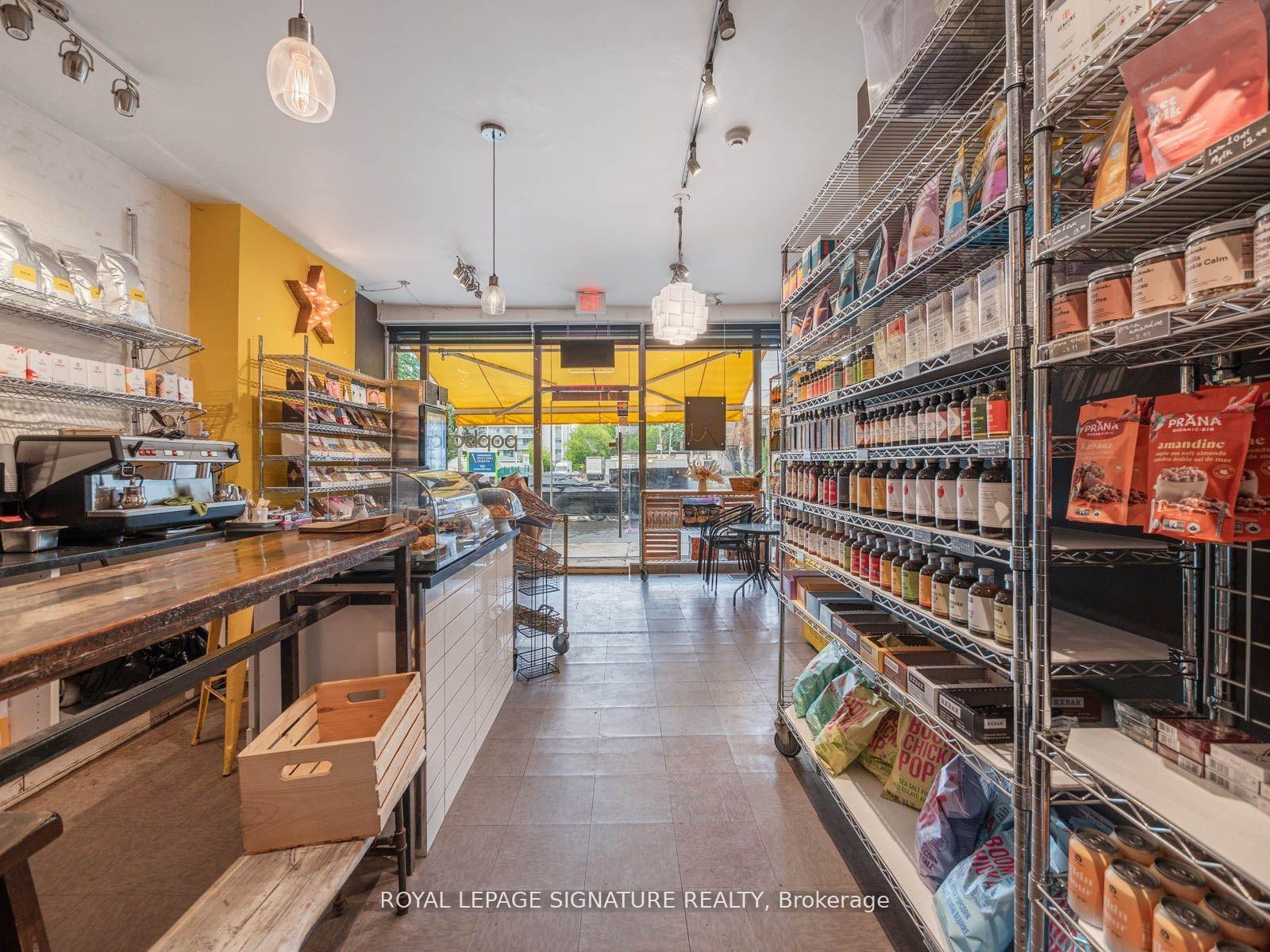 









725


Dovercourt

Road,
Toronto,




ON
M6H 2W7

