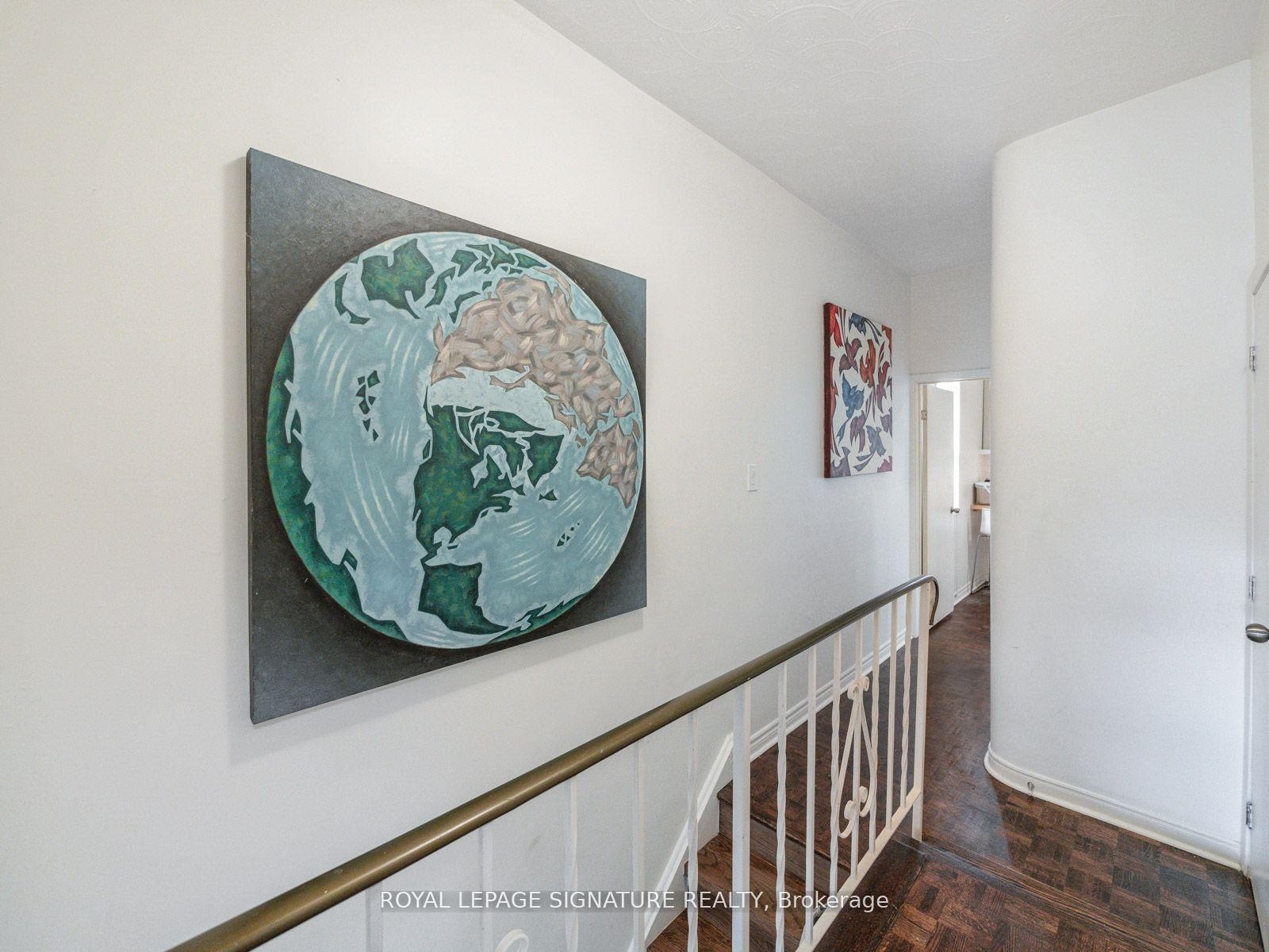 









725


Dovercourt

Road,
Toronto,




ON
M6H 2W7

