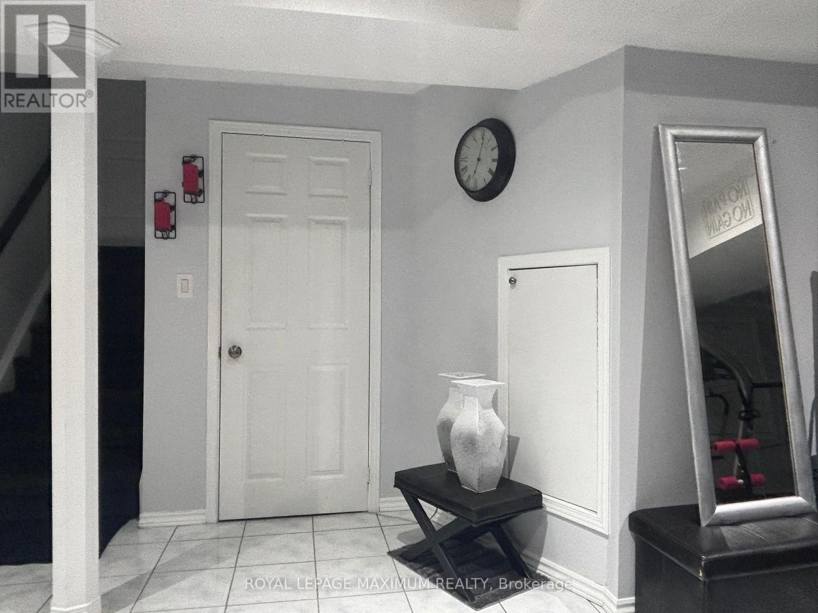 












BEDROOM IN BASEMENT - 90 VIA ROMANO WAY

,
Brampton,




Ontario
L6P1P3

