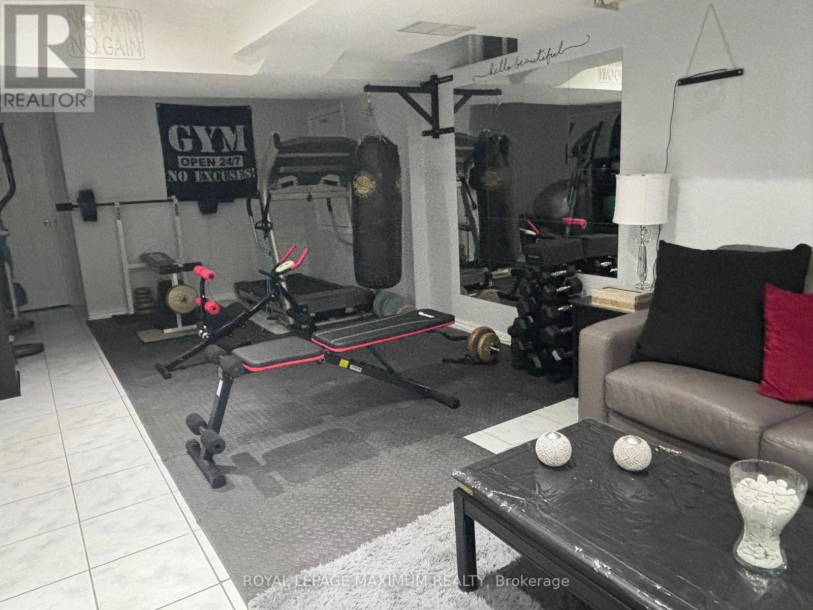 












BEDROOM IN BASEMENT - 90 VIA ROMANO WAY

,
Brampton,




Ontario
L6P1P3

