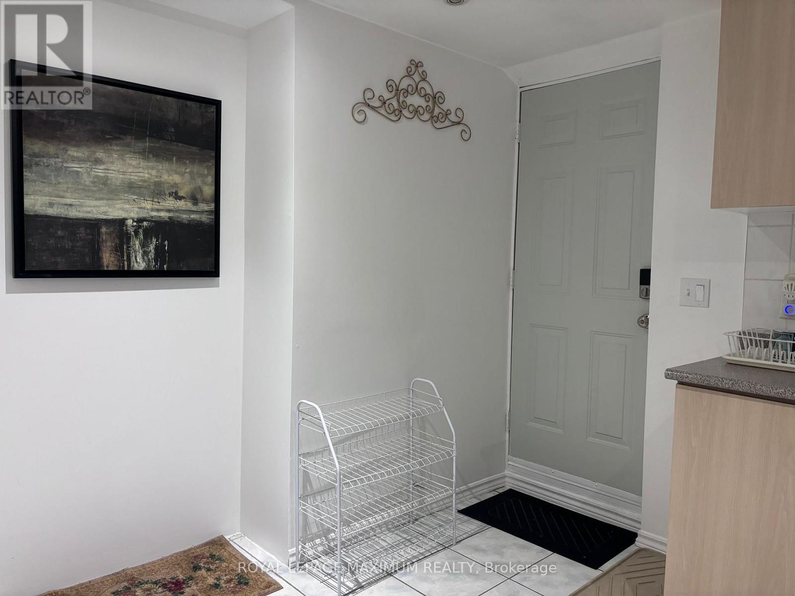 












BEDROOM IN BASEMENT - 90 VIA ROMANO WAY

,
Brampton,




Ontario
L6P1P3

