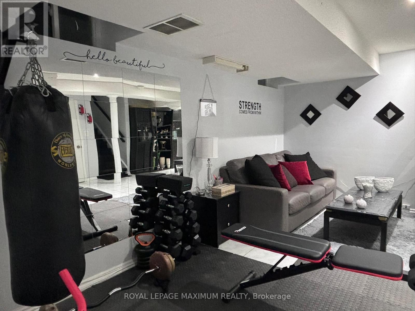 












BEDROOM IN BASEMENT - 90 VIA ROMANO WAY

,
Brampton,




Ontario
L6P1P3

