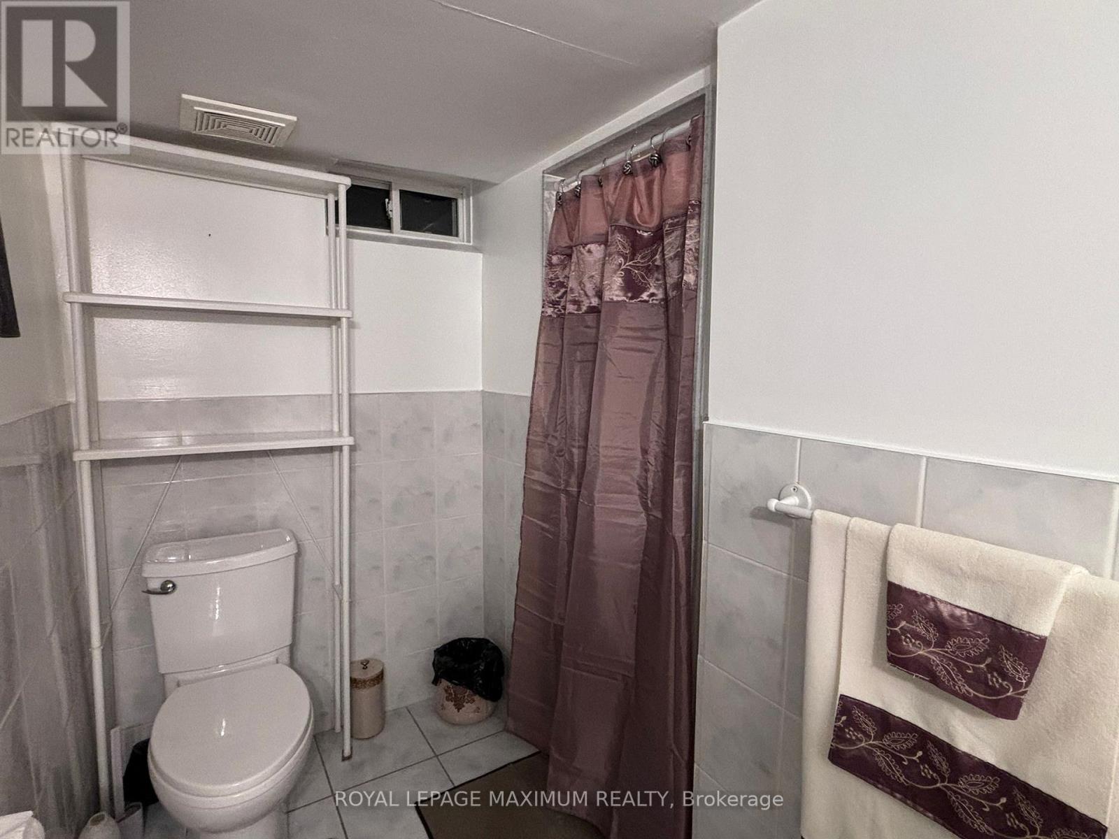 












BEDROOM IN BASEMENT - 90 VIA ROMANO WAY

,
Brampton,




Ontario
L6P1P3

