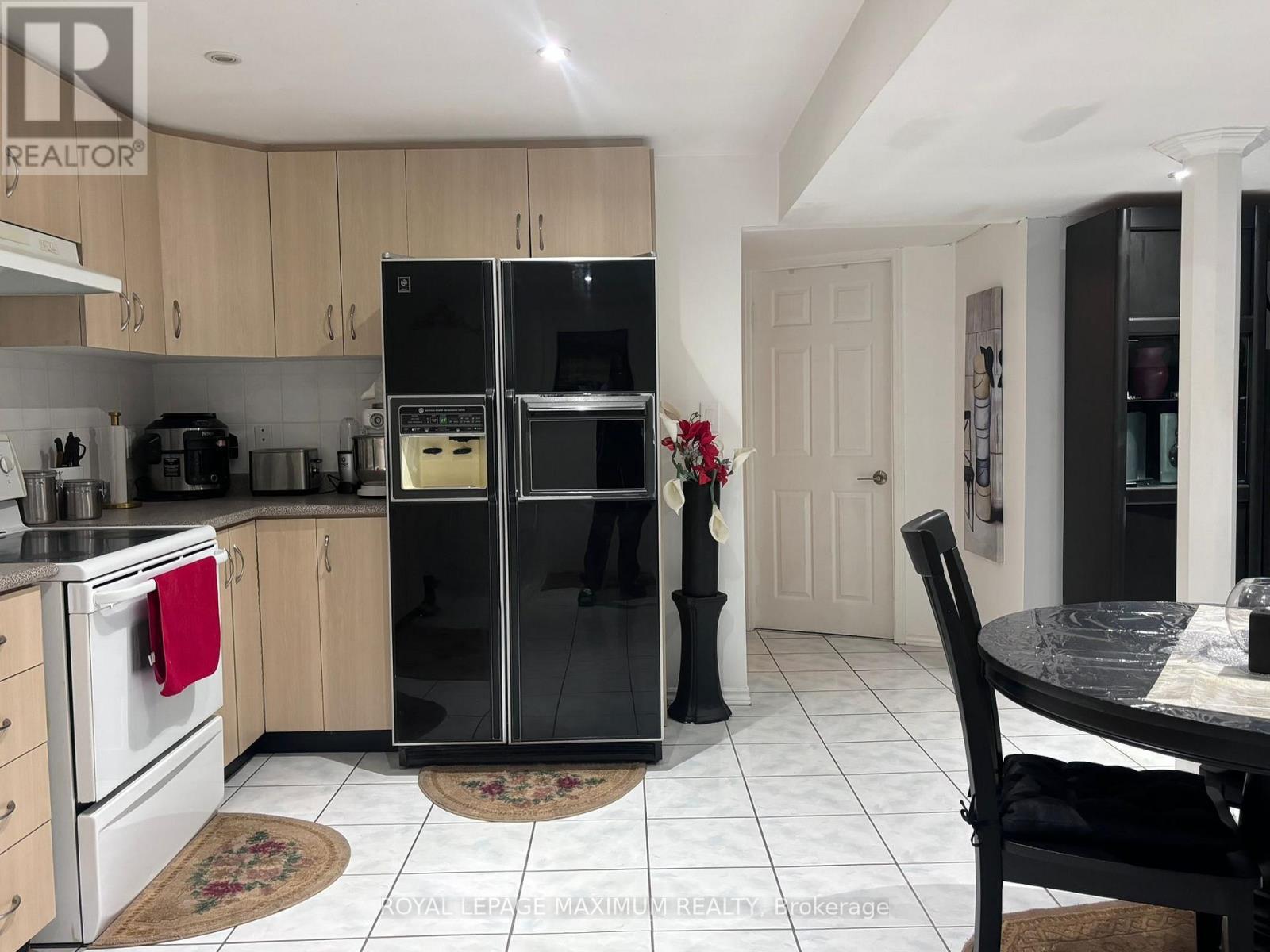 












BEDROOM IN BASEMENT - 90 VIA ROMANO WAY

,
Brampton,




Ontario
L6P1P3

