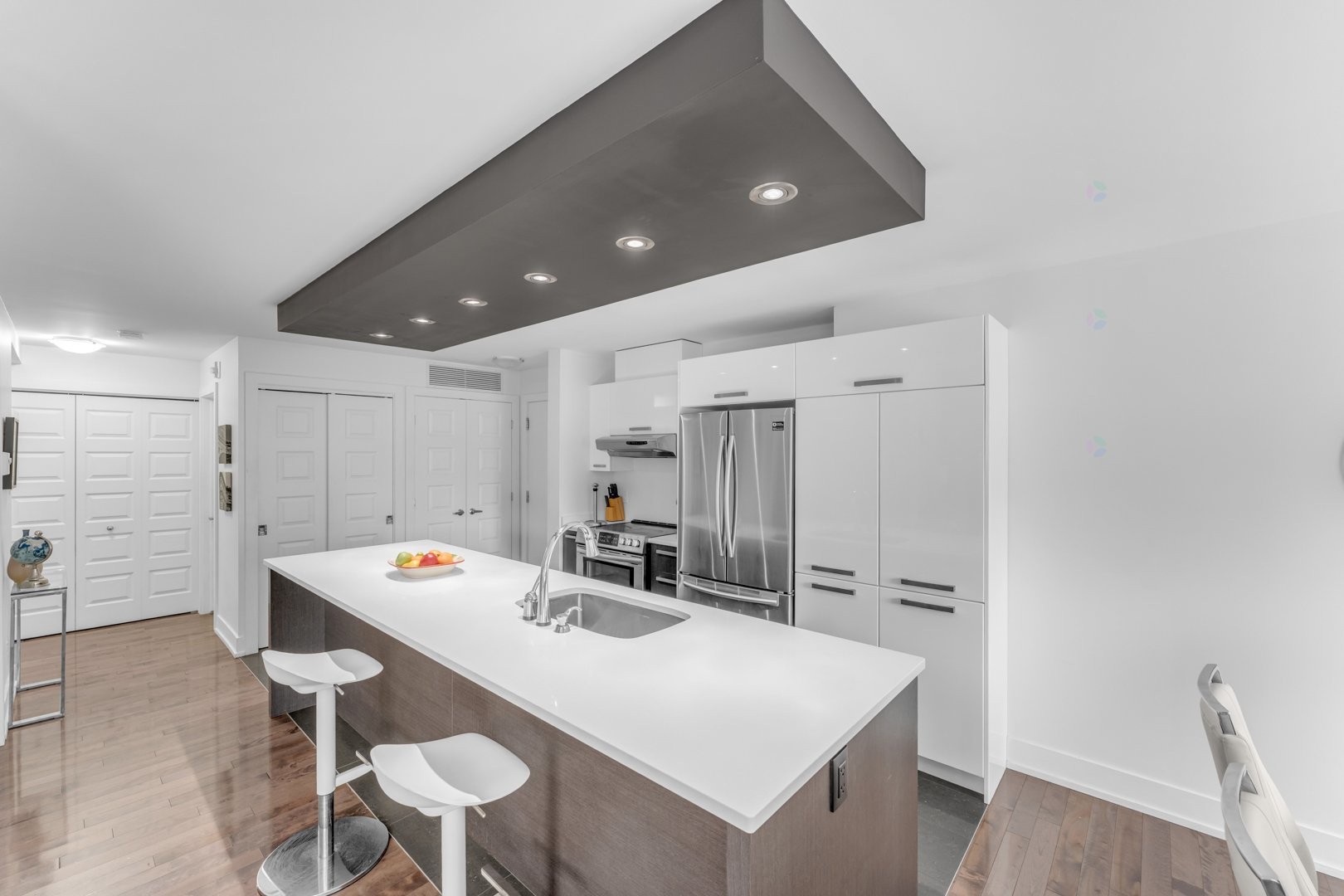 









1030


Rue St-Laurent O.

, 102,
Longueuil (Le Vieux-Longueuil),




QC
J4K1C8

