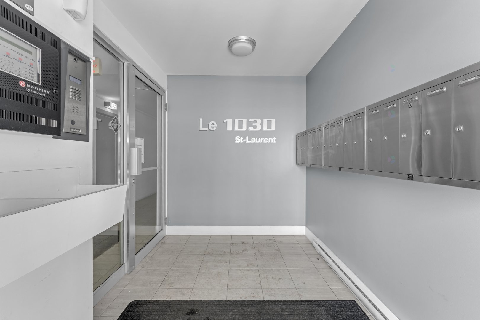 









1030


Rue St-Laurent O.

, 102,
Longueuil (Le Vieux-Longueuil),




QC
J4K1C8

