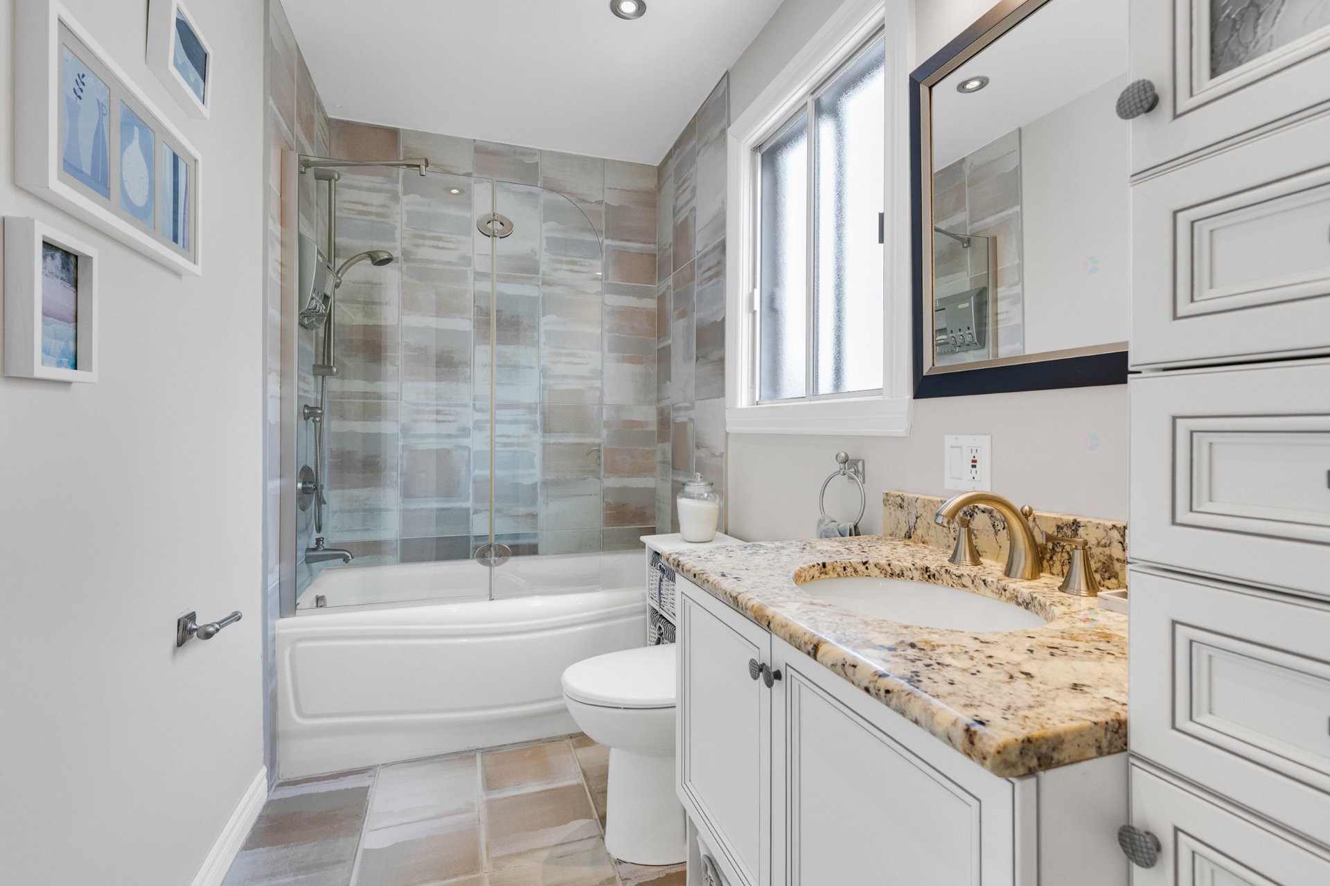 









248


Rue Hebert

,
Dollard-des-Ormeaux,




QC
H9A3B4

