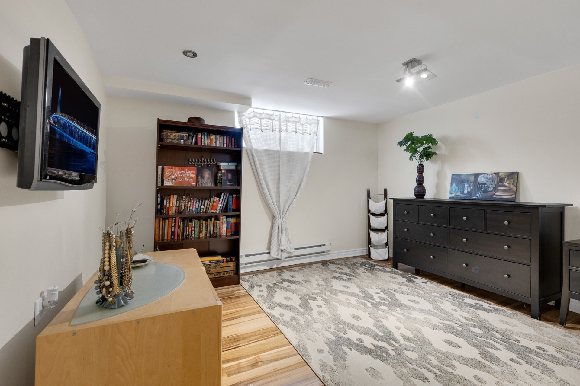 









248


Rue Hebert

,
Dollard-des-Ormeaux,




QC
H9A3B4

