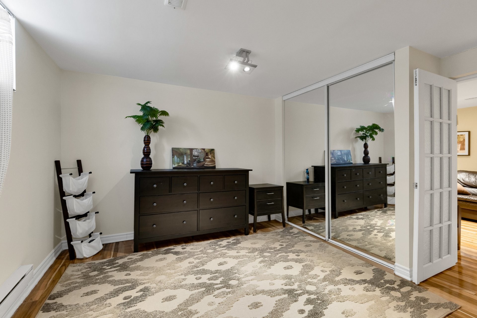 









248


Rue Hebert

,
Dollard-des-Ormeaux,




QC
H9A3B4

