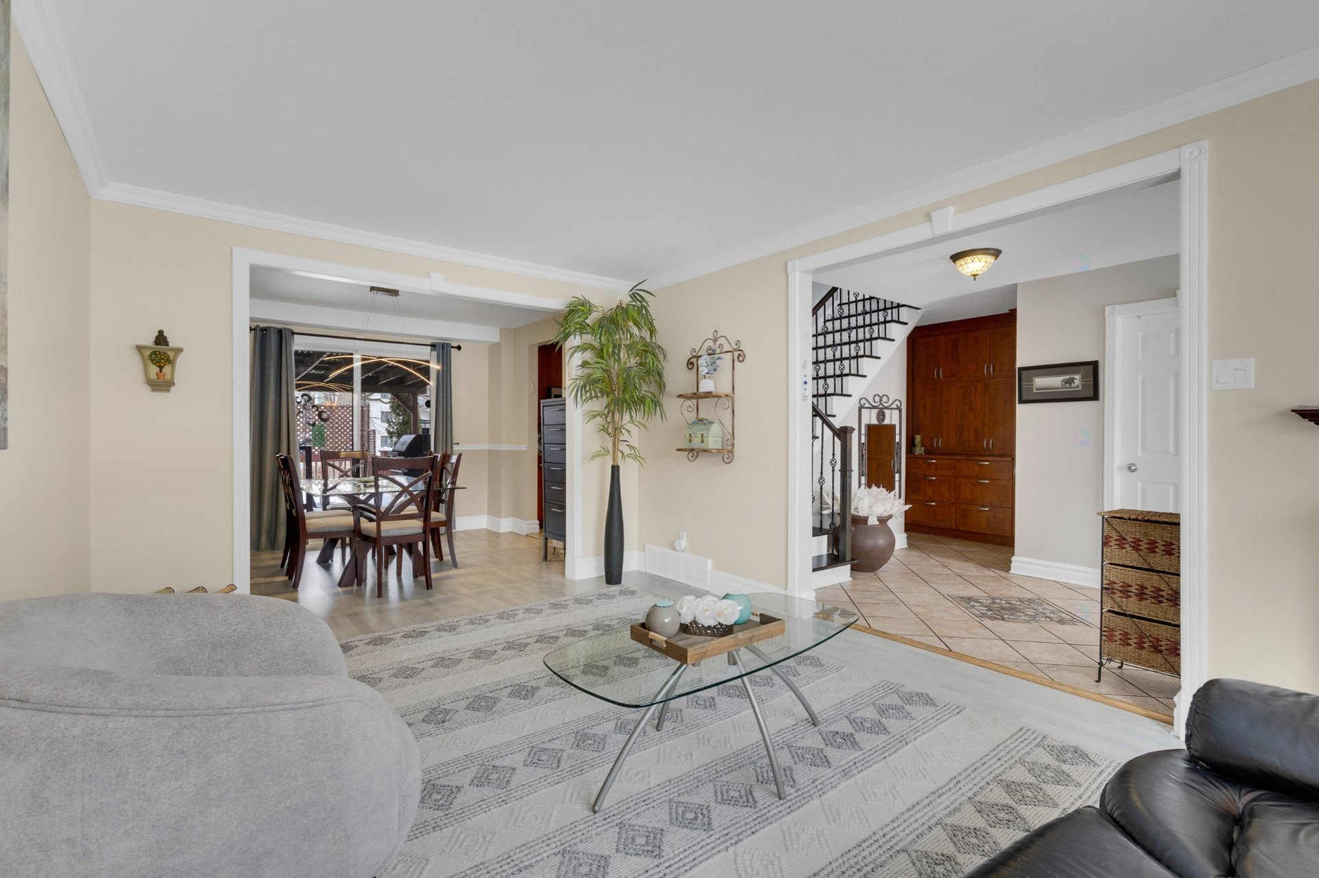 









248


Rue Hebert

,
Dollard-des-Ormeaux,




QC
H9A3B4

