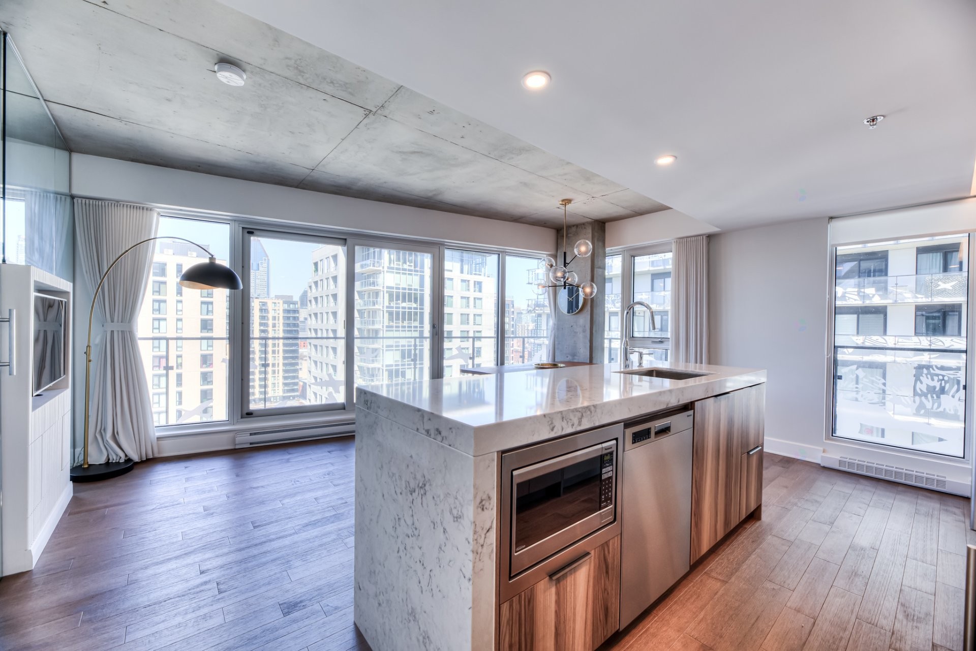 









101


Rue Peel

, 1702,
Montréal (Le Sud-Ouest),




QC
H3C0Y1

