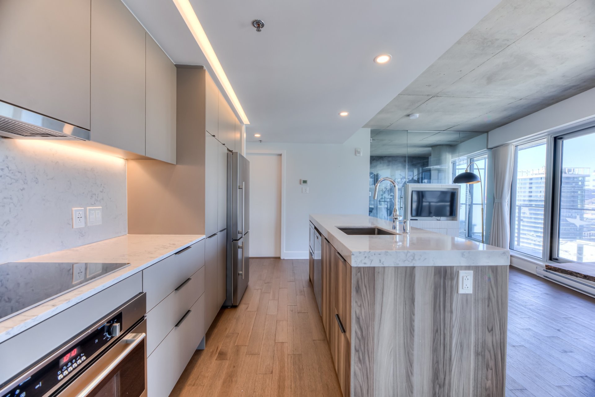 









101


Rue Peel

, 1702,
Montréal (Le Sud-Ouest),




QC
H3C0Y1

