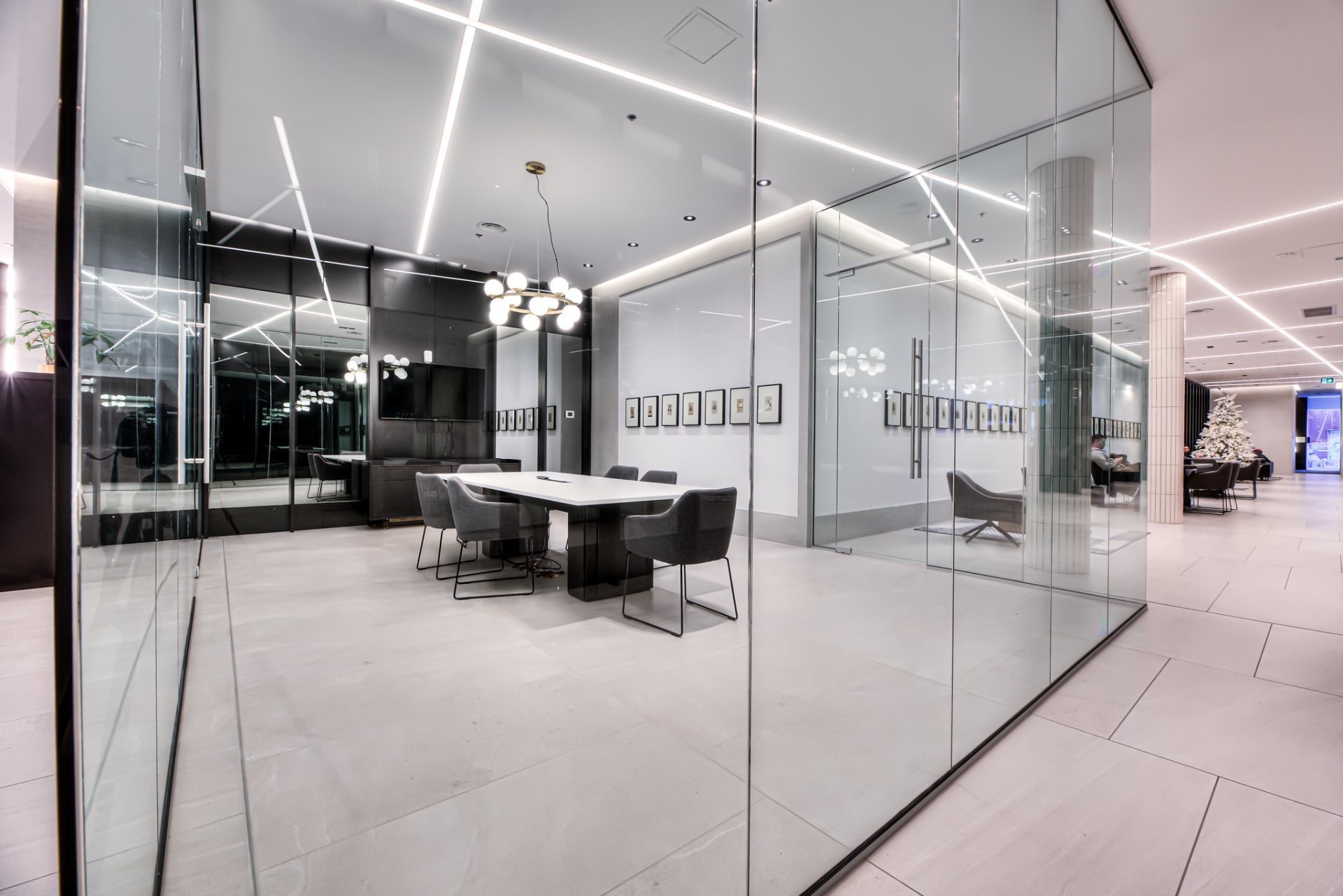 









101


Rue Peel

, 1702,
Montréal (Le Sud-Ouest),




QC
H3C0Y1

