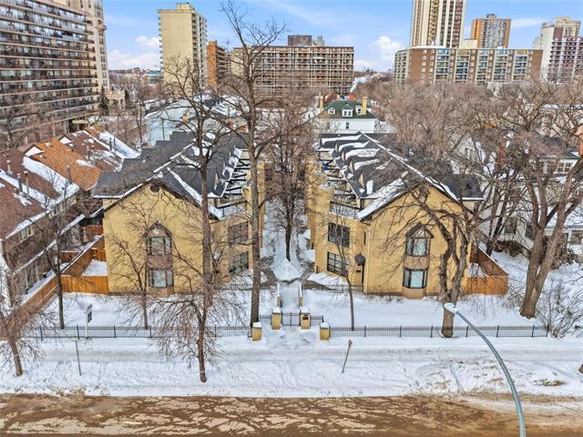 









615


Stradbrook

AVE,
Winnipeg,




MB
R3L 0K3

