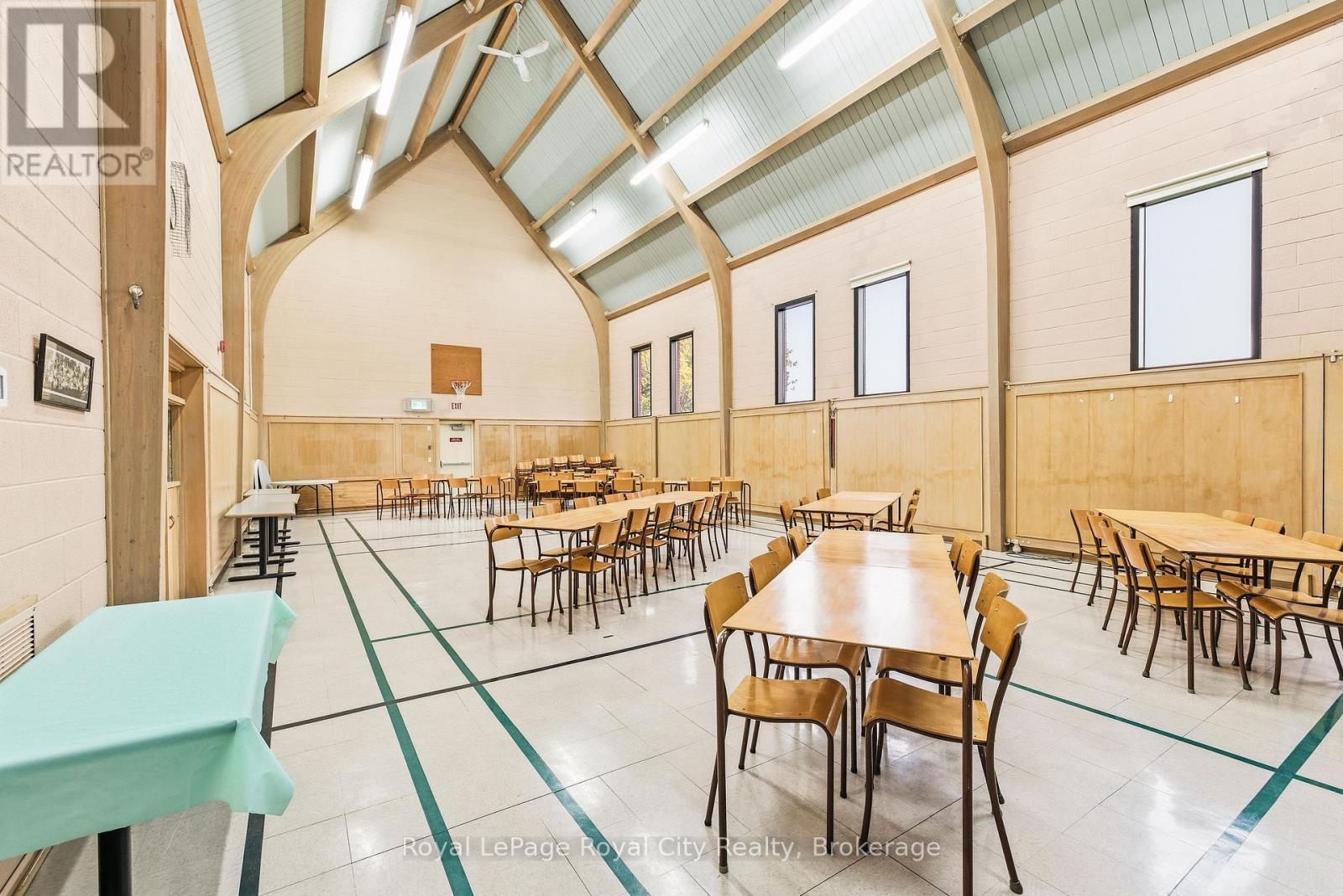












131 FLAX MILL DRIVE

,
Woolwich,




Ontario
N0B1N0

