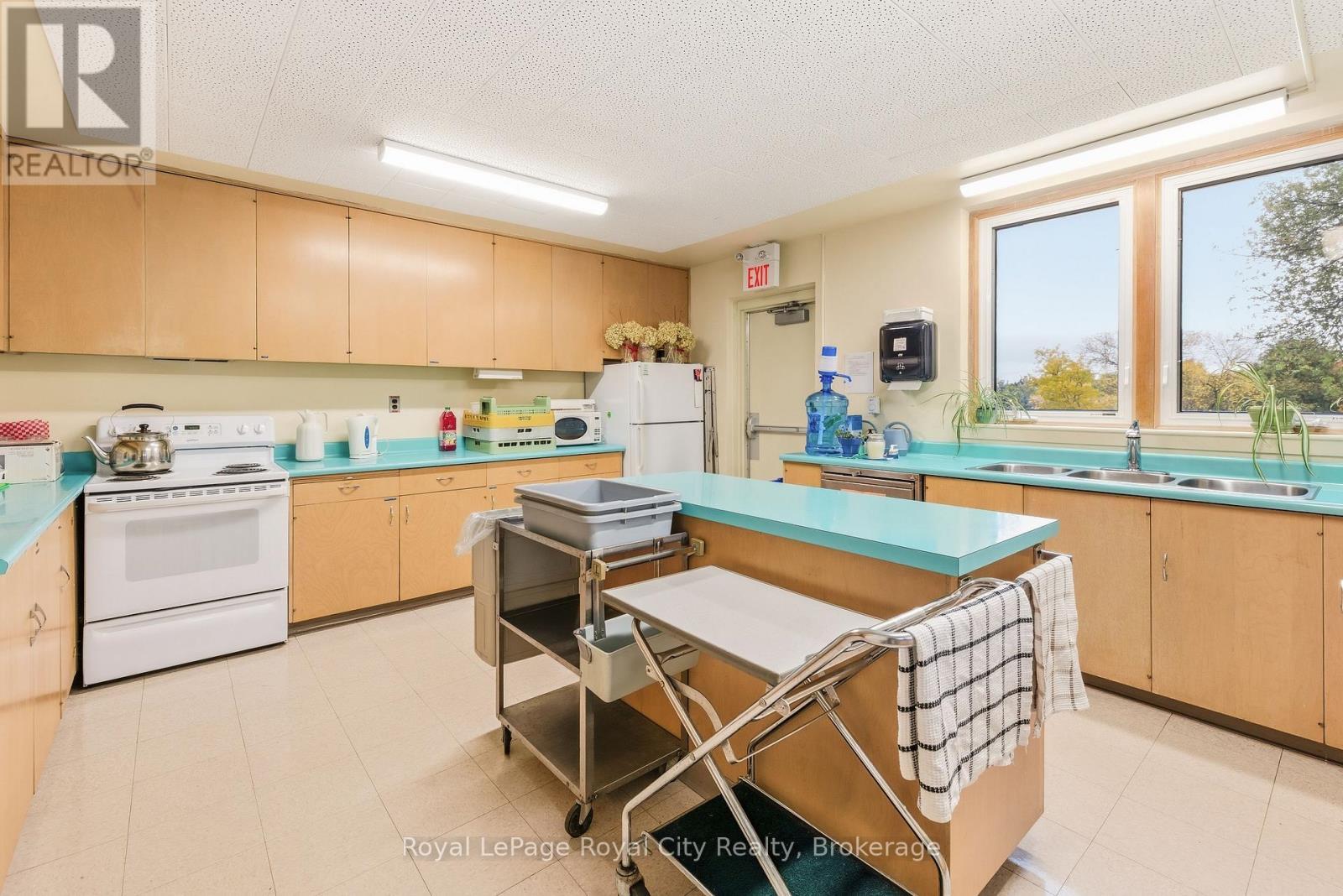 












131 FLAX MILL DRIVE

,
Woolwich,




Ontario
N0B1N0

