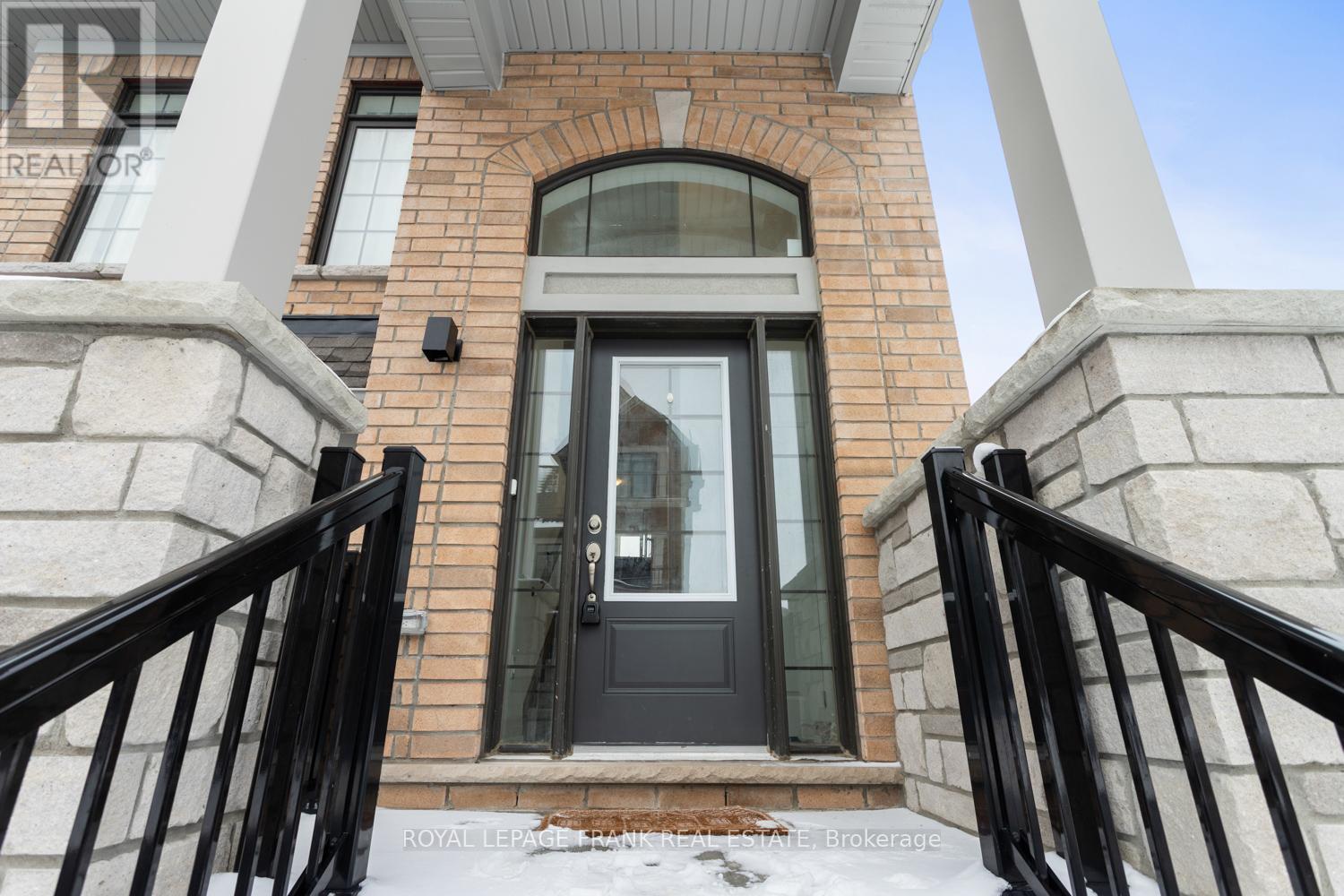 












58 SELFRIDGE WAY

,
Whitby (Downtown Whitby),




Ontario
L1N0N9

