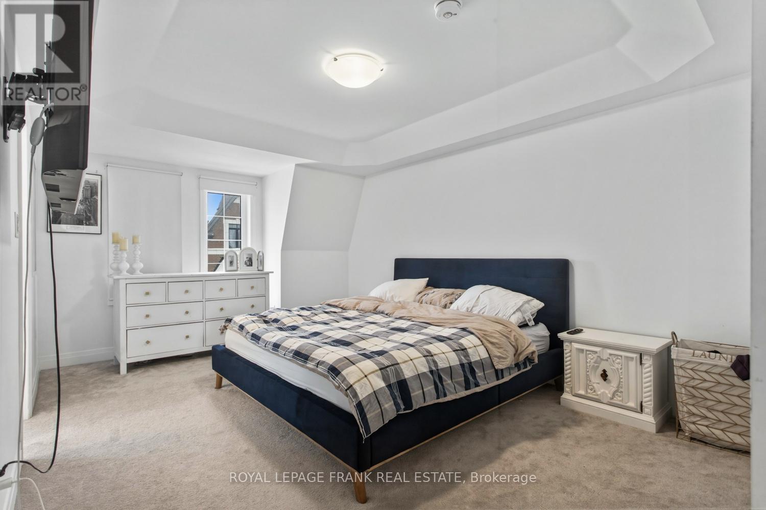 












58 SELFRIDGE WAY

,
Whitby (Downtown Whitby),




Ontario
L1N0N9

